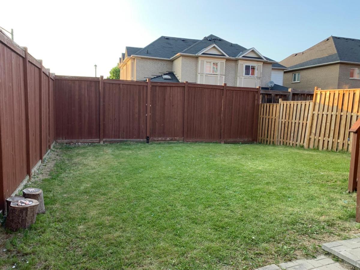 Jazzy Home Stay Mississauga Exterior photo